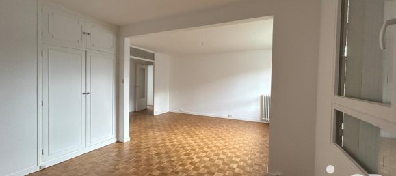 2 bedrooms Apartment in Chatillon, France No. 163409 4