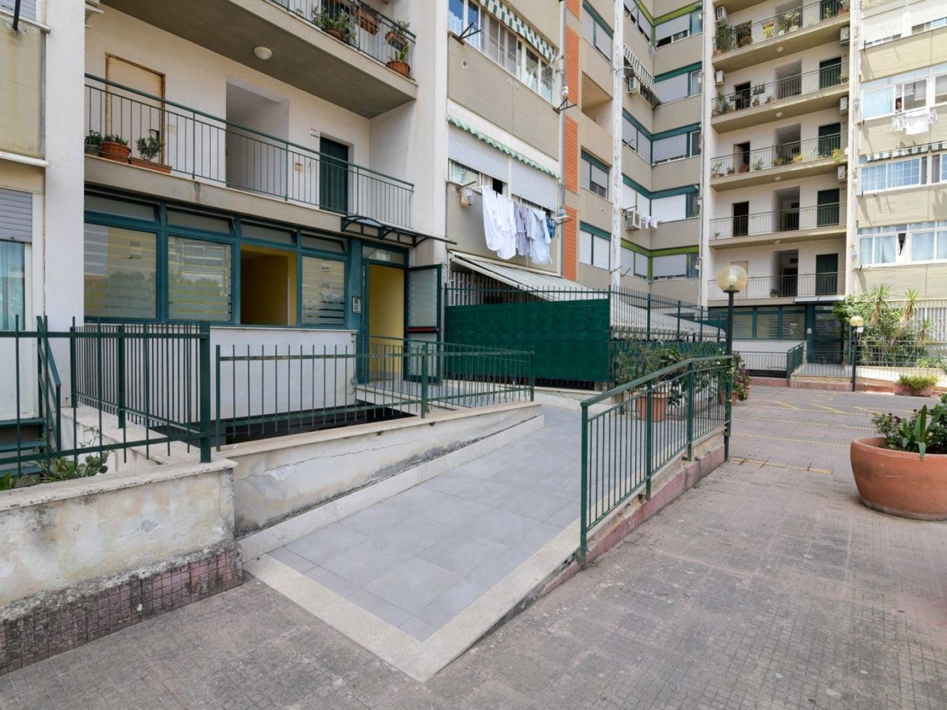 Квартира с 5 комнатами в Палермо, Италия № 46451