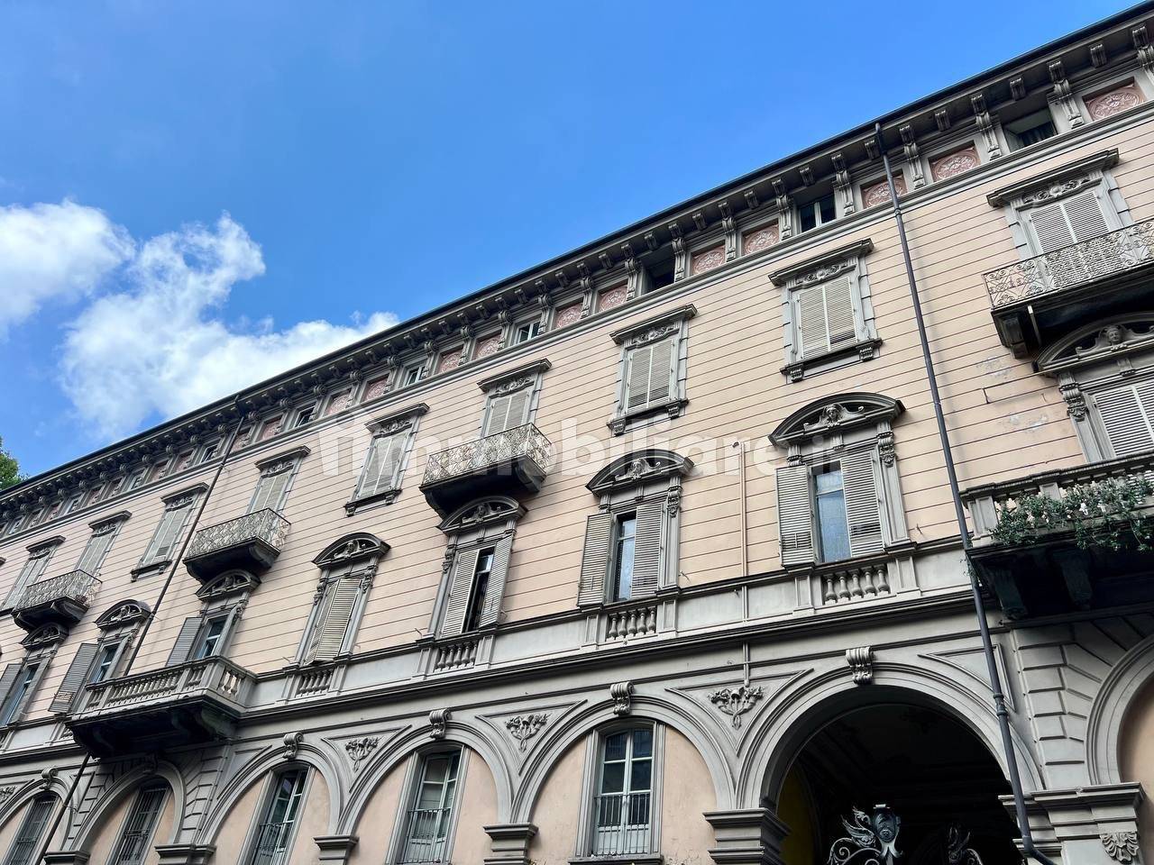 2 bedrooms Apartment in Turin, Italy No. 337957