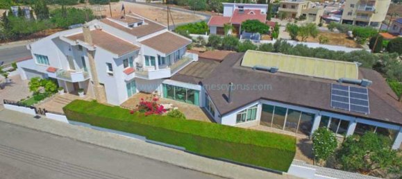 5 bedrooms House in Deryneia, Cyprus No. 23864 6