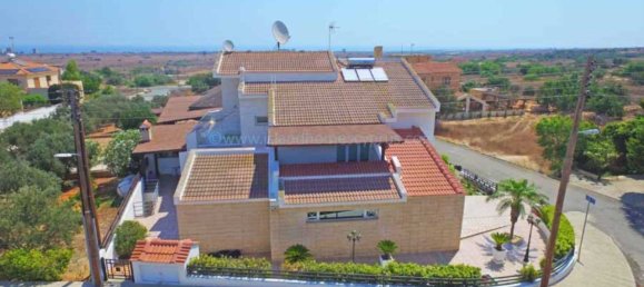 5 bedrooms House in Deryneia, Cyprus No. 23864 17