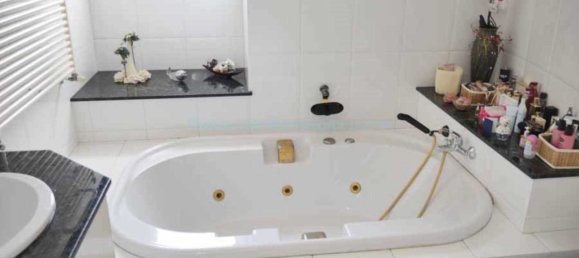 5 bedrooms House in Deryneia, Cyprus No. 23864 12