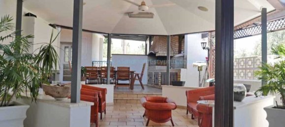 5 bedrooms House in Deryneia, Cyprus No. 23864 4