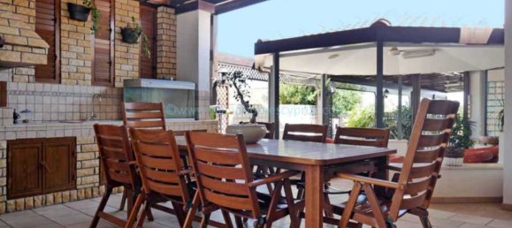 5 bedrooms House in Deryneia, Cyprus No. 23864 14