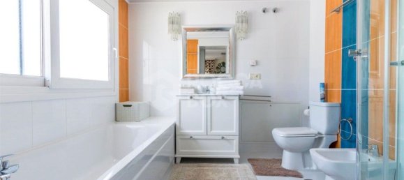 4 bedrooms Villa in Marbella, Spain No. 28146 13