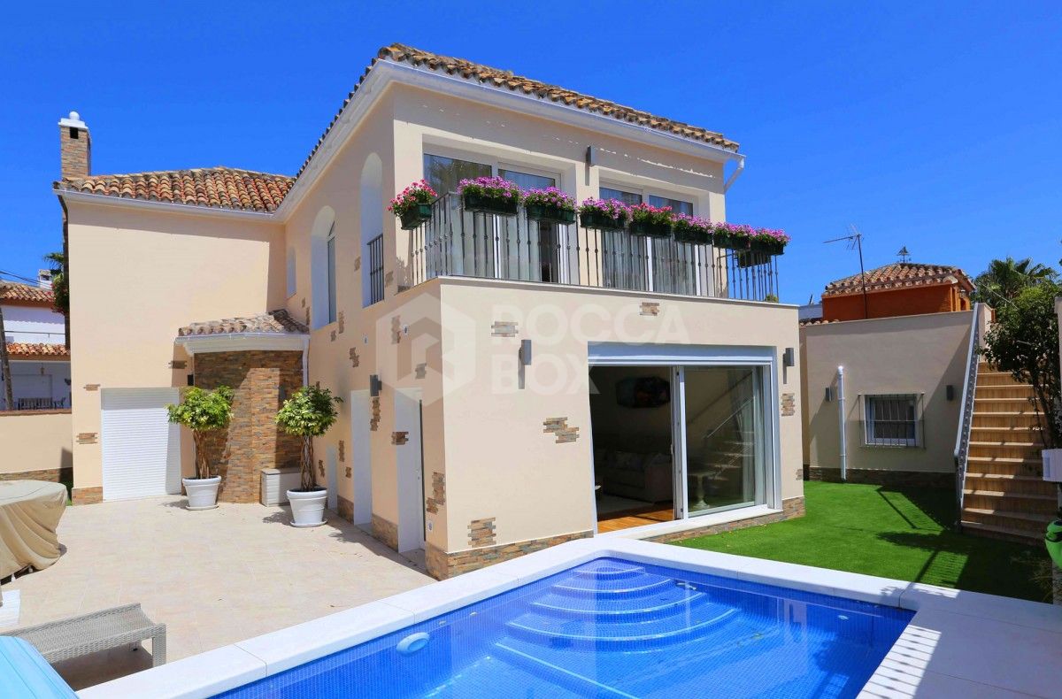 4 bedrooms Villa in Marbella, Spain No. 28146