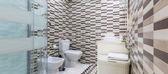 4 bedrooms Villa in Marbella, Spain No. 28146 9