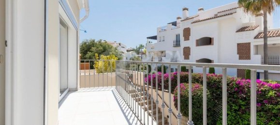 4 bedrooms Villa in Marbella, Spain No. 28146 12