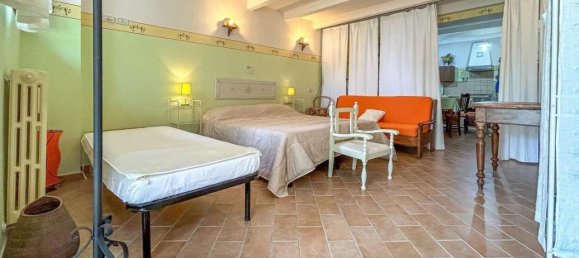 Дом с 5 комнатами в Кали, Италия № 172344 20