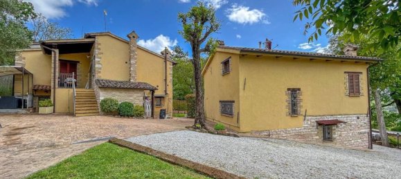 Дом с 5 комнатами в Кали, Италия № 172344 2