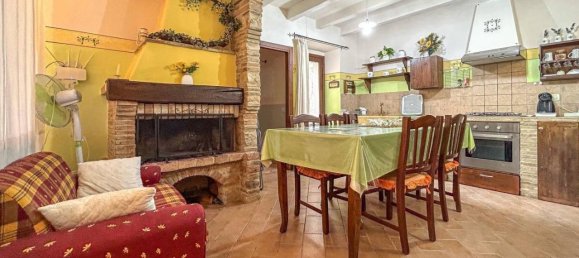 Дом с 5 комнатами в Кали, Италия № 172344 14