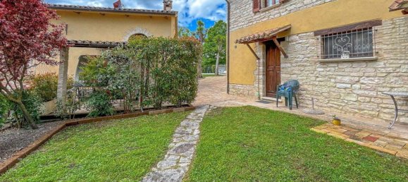 Дом с 5 комнатами в Кали, Италия № 172344 10