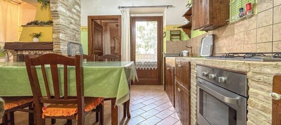 Дом с 5 комнатами в Кали, Италия № 172344 17