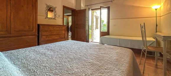 Дом с 5 комнатами в Кали, Италия № 172344 18