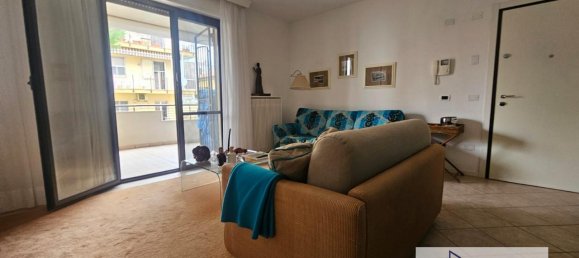 3-salle Appartement à Rimini, Italy No. 26666 12