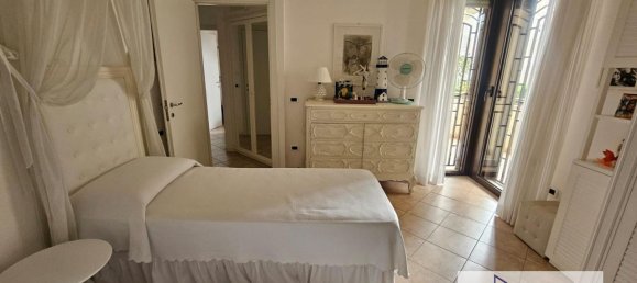 3-salle Appartement à Rimini, Italy No. 26666 19