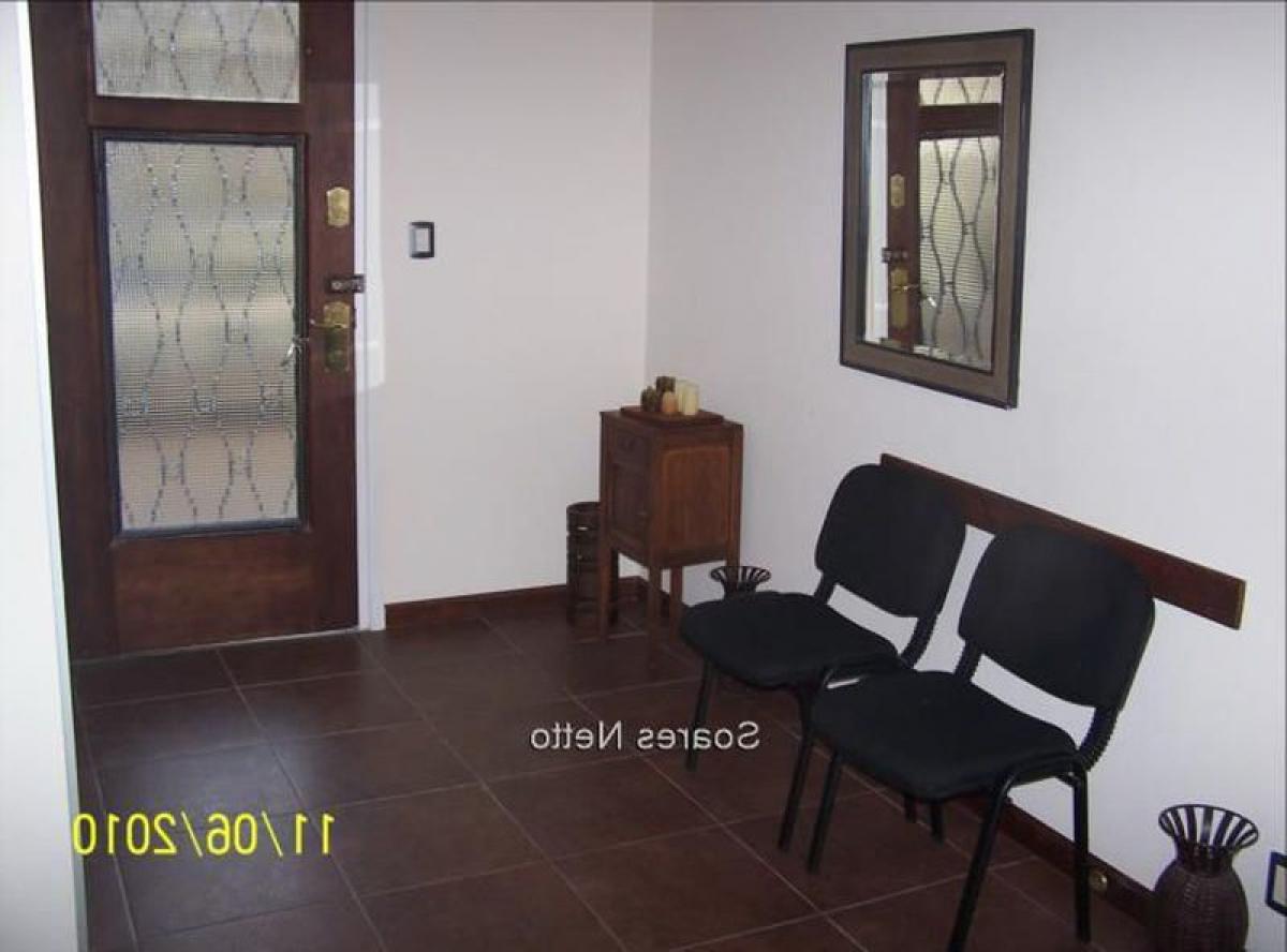 3 bedrooms House in Montevideo, Uruguay No. 10957