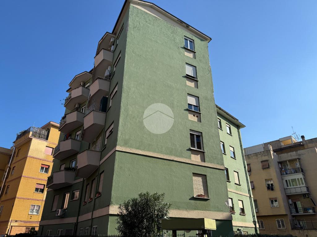 2 bedrooms Apartment in Rome, Italy No. 70820