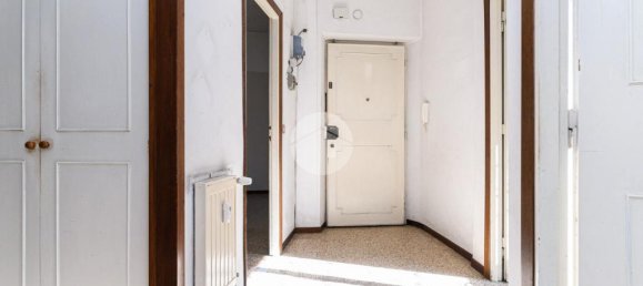 2 bedrooms Apartment in Rome, Italy No. 70820 3