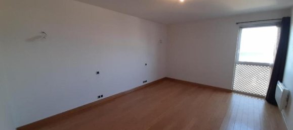 4 Schlafzimmer Doppelhaus in Chateauroux, France, Nr. 97887 2