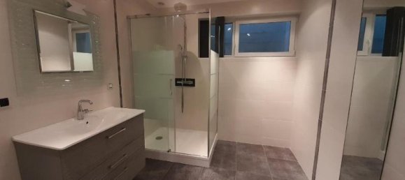 4 Schlafzimmer Doppelhaus in Chateauroux, France, Nr. 97887 14