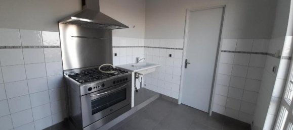 4 Schlafzimmer Doppelhaus in Chateauroux, France, Nr. 97887 19