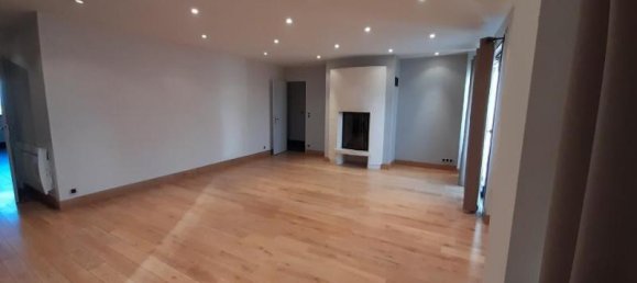 4 Schlafzimmer Doppelhaus in Chateauroux, France, Nr. 97887 4