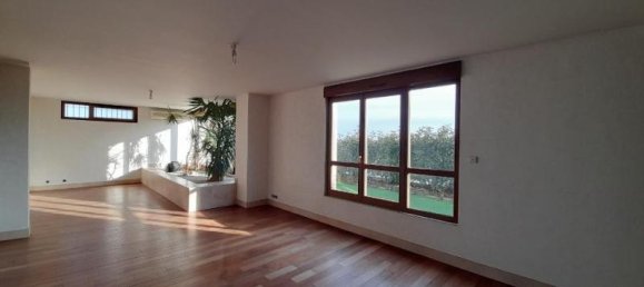 4 Schlafzimmer Doppelhaus in Chateauroux, France, Nr. 97887 16