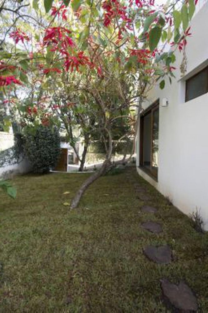 Casa de 4 dormitorios en Sao Paulo, Brazil No. 462763