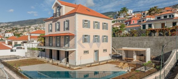 7 bedrooms Villa in Funchal, Portugal No. 118252 2