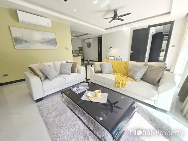 4 bedrooms House for sale in Pattaya, Chonburi, Eastern Thailand, Thailand № 8406