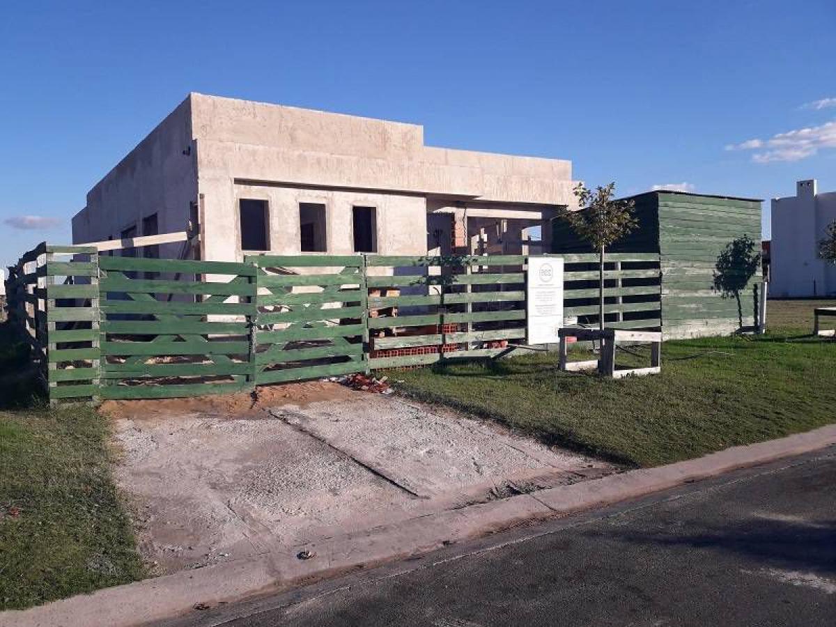 3 bedrooms House in Tigre, Argentina No. 20900