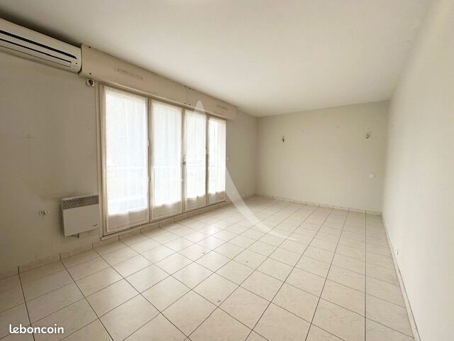 2 bedrooms Apartment in Blois, France No. 84823