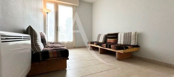 2 bedrooms Apartment in Blois, France No. 84823 10