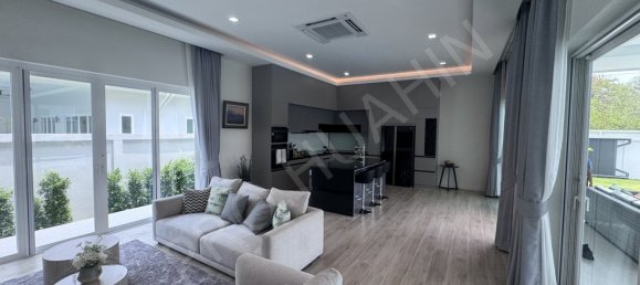 3 Schlafzimmer Villa in Hua Hin, Thailand, Nr. 165734 2