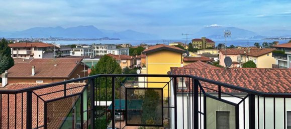 3 rooms Penthouse in Desenzano del Garda, Italy No. 163435 2