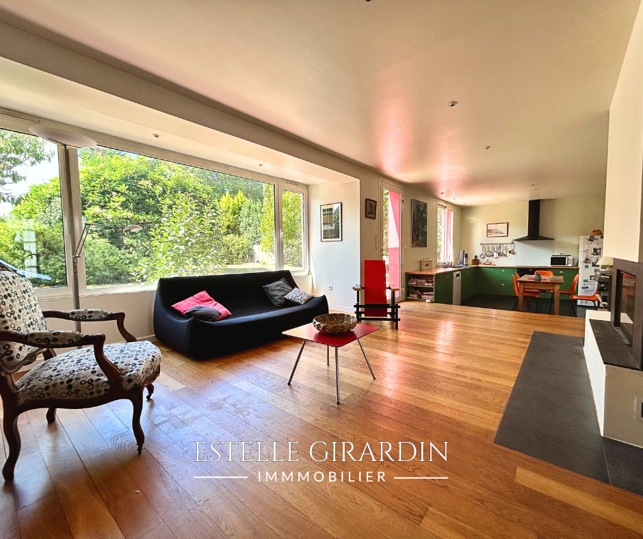 5 bedrooms House in Nantes, France No. 321189