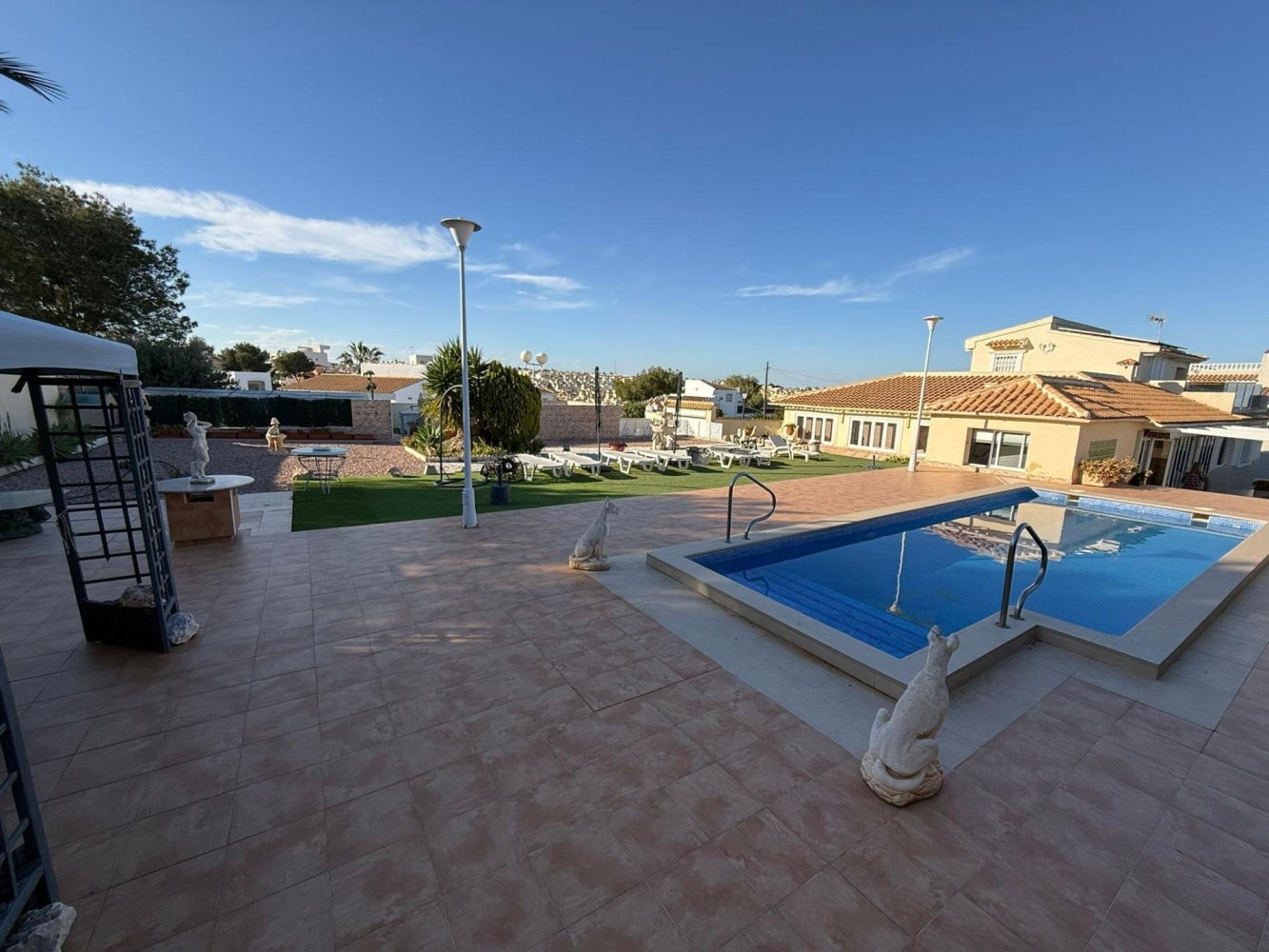 4 chambres villa à vendre à Villamartin, Alicante, Valencian Community, Spain № 365948
