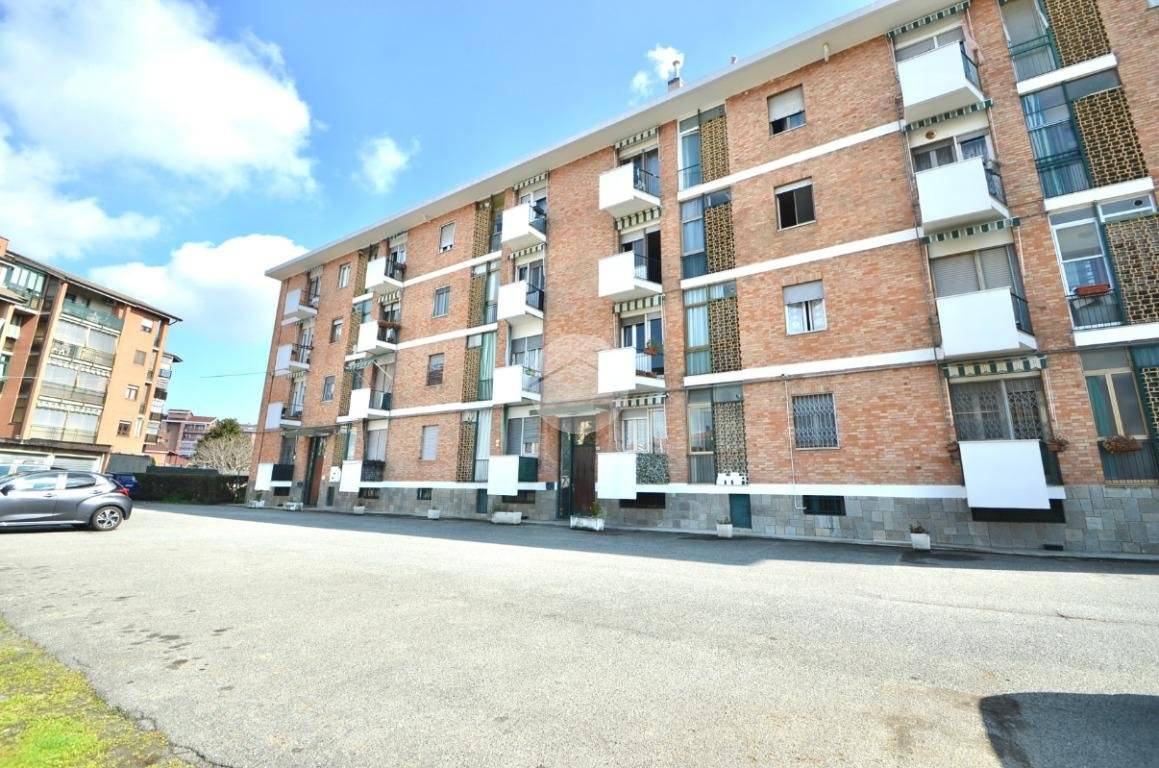 3 bedrooms Apartment in Collegno, Italy No. 61111