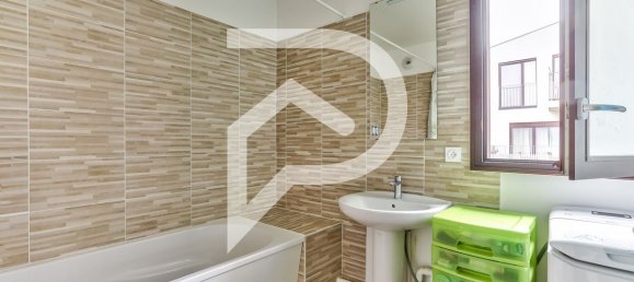 3 bedrooms House in La Courneuve, France No. 176260 8