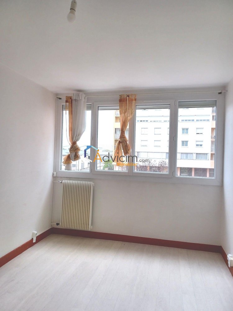 1 bedroom Apartment in Orleans, France No. 246784