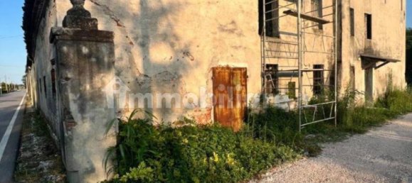 4 bedrooms House in Grantorto, Italy No. 271074 9