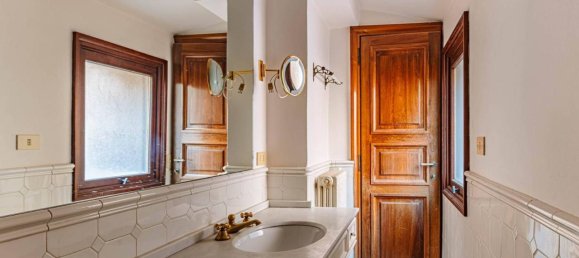 20 rooms Apartment in Florence, Italy No. 42008 9