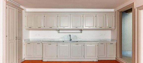 20 rooms Apartment in Florence, Italy No. 42008 11