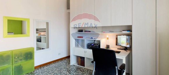 2 bedrooms Apartment in Rho, Italy No. 379326 15