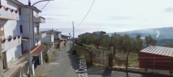 7 rooms Apartment in Gasperina, Italy No. 99306 2