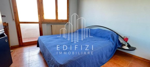 5 rooms House in Massa, Italy No. 153751 9