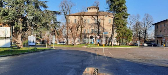 2 rooms Commercial property in Castelnovo di Sotto, Italy No. 332568 3