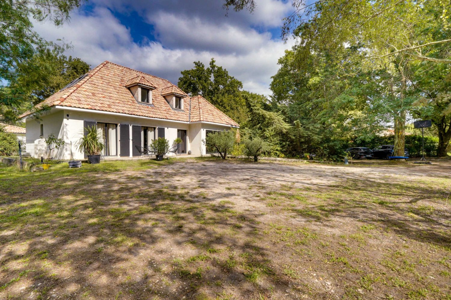 5 bedrooms House in Saint-Selve, France No. 282198