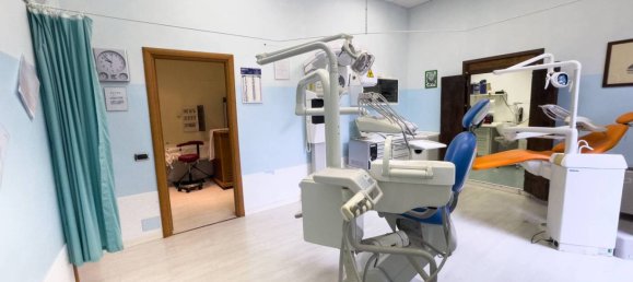 1 bedroom Apartment in Dormelletto, Italy No. 70223 3